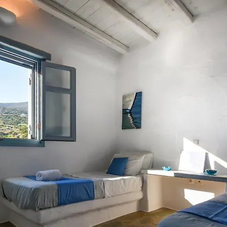 Spiti Georgia In Drios Village Parikia (Paros)